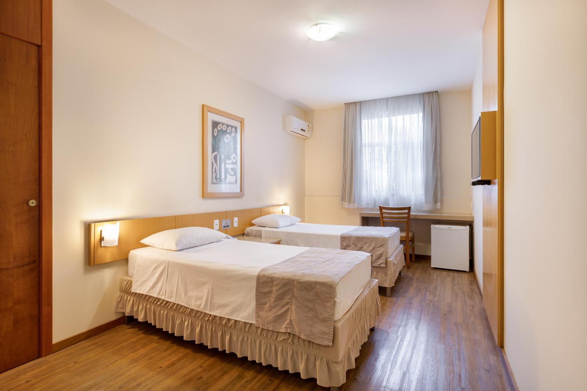 Hotel Crystal Londrina Esterno foto